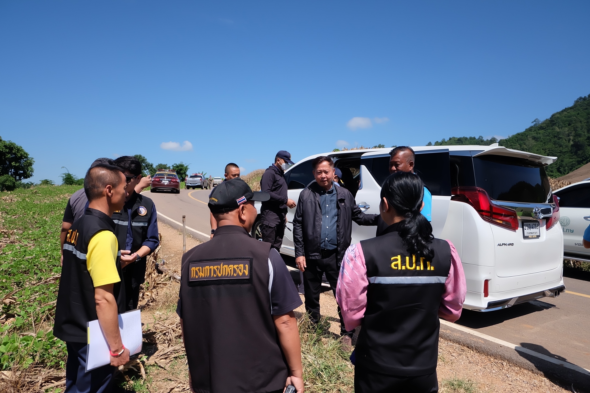 title - ส.ป.ก. ร่วมติดตามรัฐมนตรีช่วยว่าการกระทรวงเกษตรและสหกรณ์ (นายไชยา พรหมา) พร้อมคณะ ลงพื้นที่ตรวจราชการ ณ จังหวัดตาก